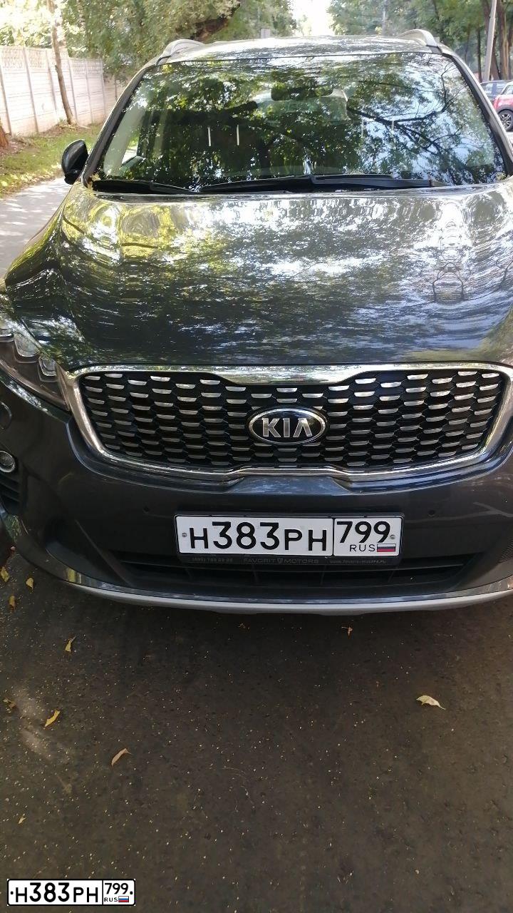 Фото автомобиля KIA SORENTO, 2019 — госномер Н383РН799. Цвет: Серый