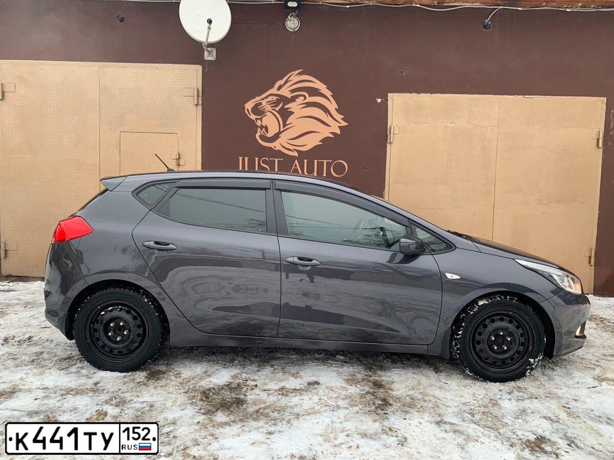 Фото автомобиля KIA CEE'D, 2012 — госномер Х005РУ33. Цвет: СЕРЫЙ