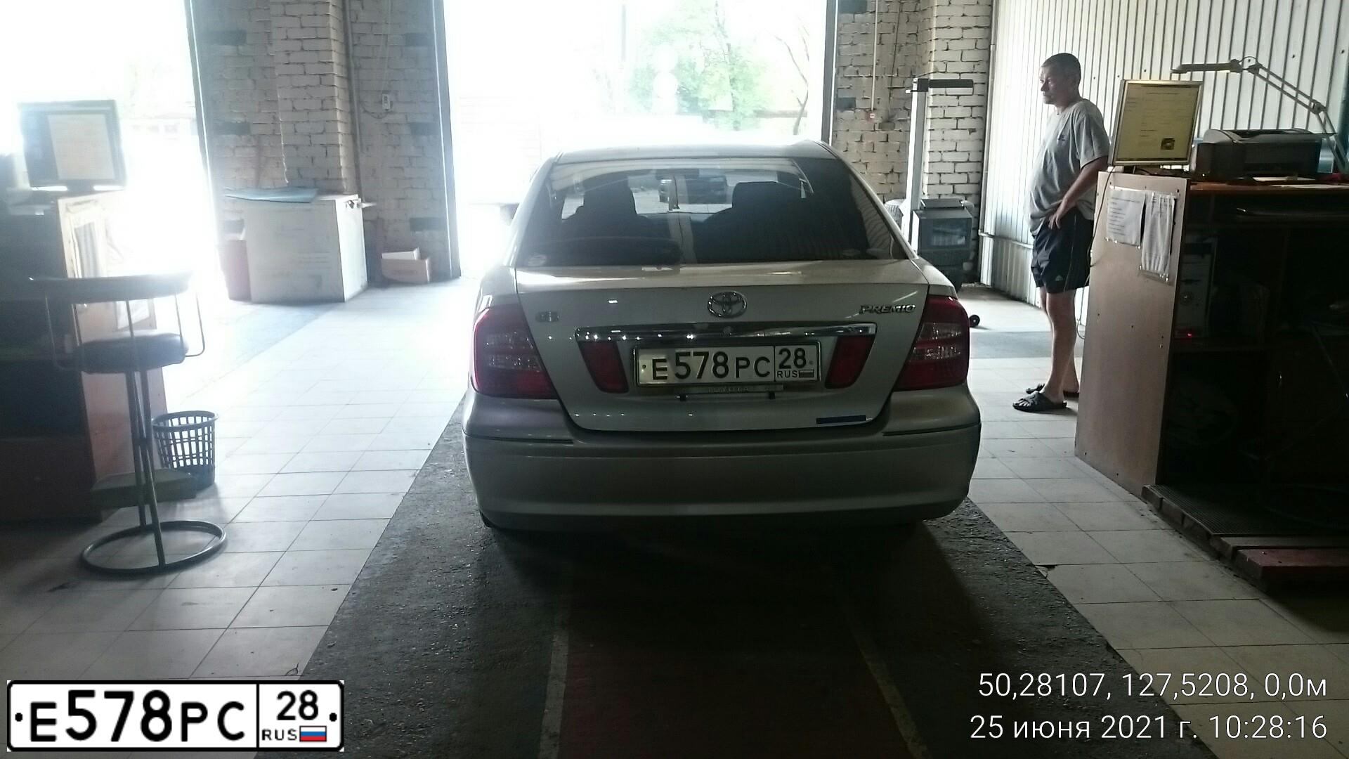 Фото автомобиля TOYOTA COROLLA, 2000 — госномер Е578РС28