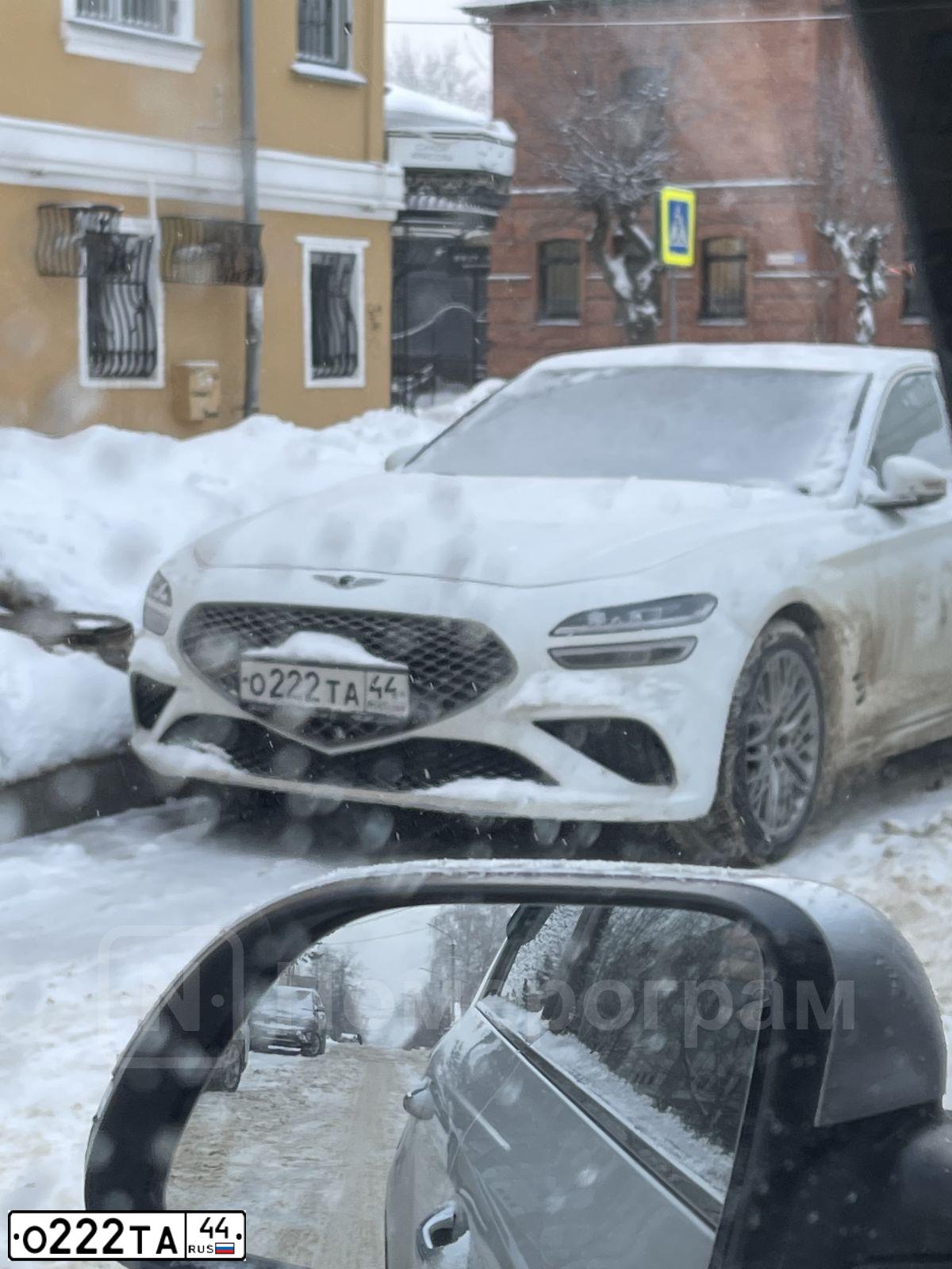 Фото автомобиля GENESIS G70, 2021 — госномер Р127ОТ46