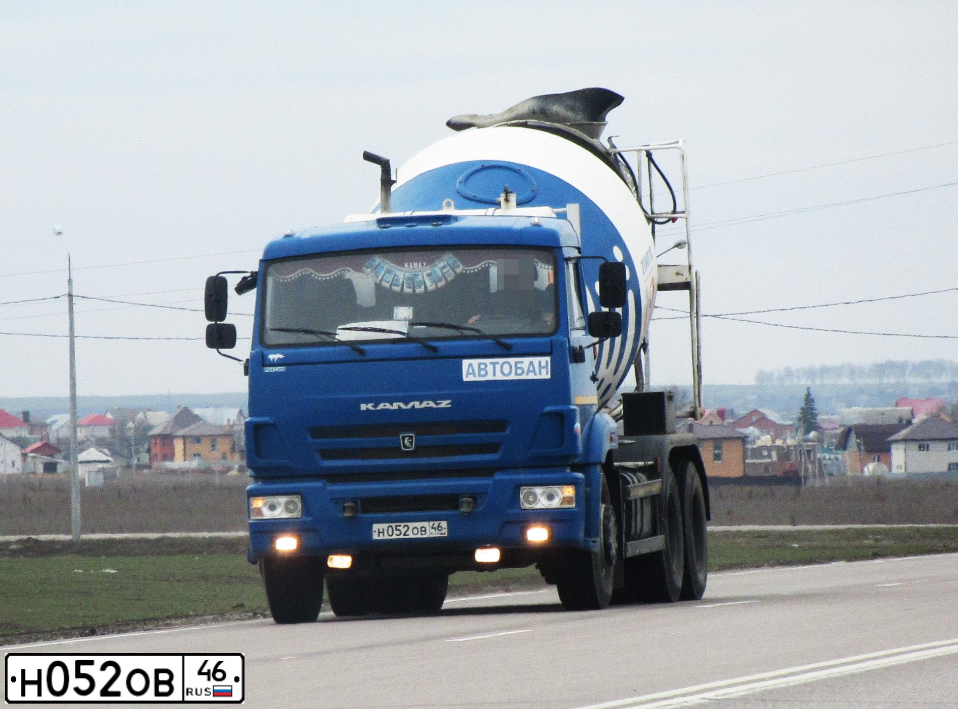 Фото автомобиля KAMAZ 65115 /6X4/, 2015 — госномер Н052ОВ46. Цвет: синий