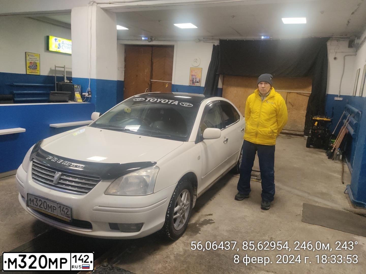 Фото автомобиля TOYOTA PREMIO, 2003 — госномер М320МР142