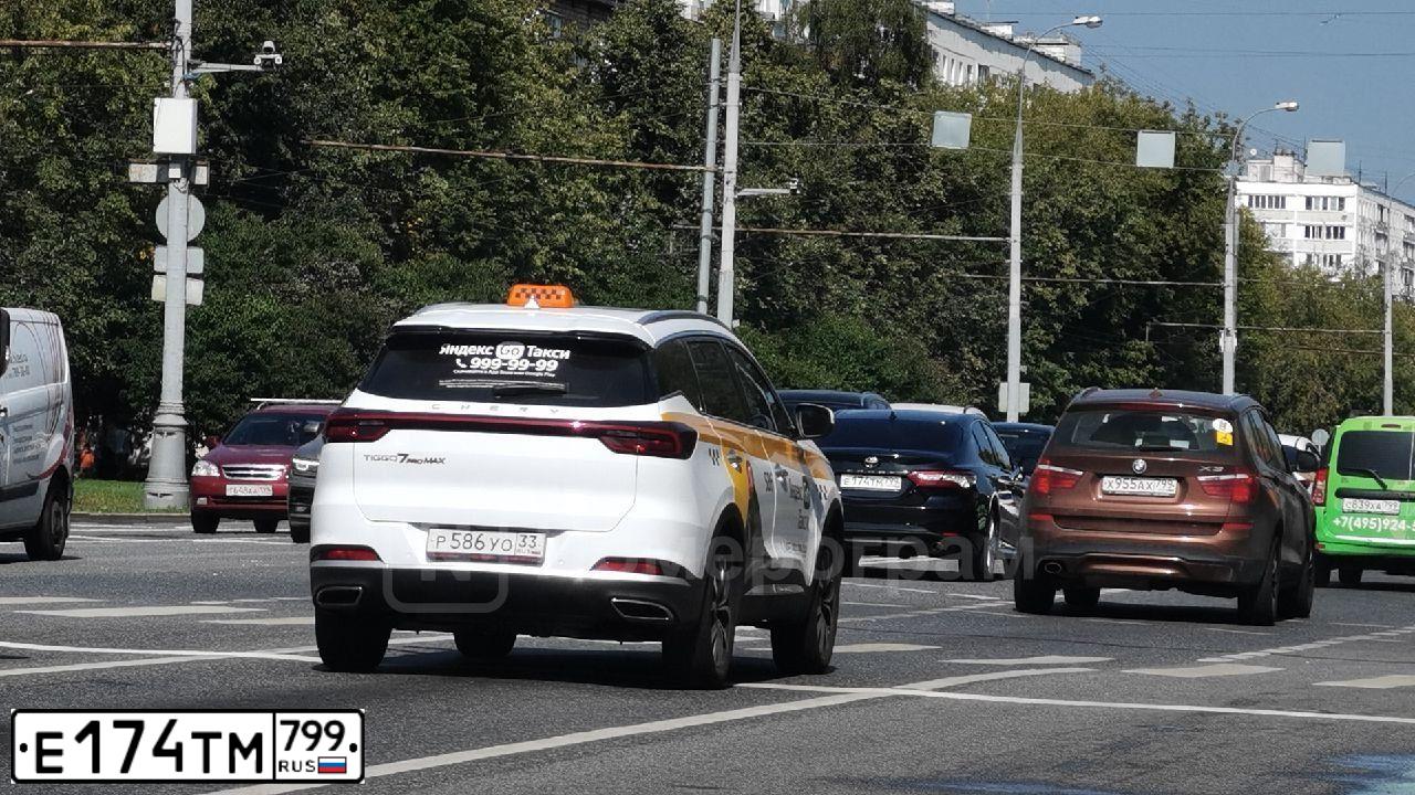 Фото автомобиля TOYOTA CAMRY, 2020 — госномер Е174ТМ799. Цвет: ЧЕРНЫЙ