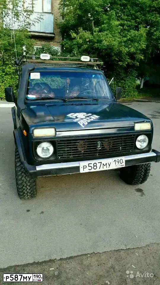 Фото автомобиля LADA 2121 NIVA, 1998 — госномер Р587МУ190. Цвет: Сине-зеленый