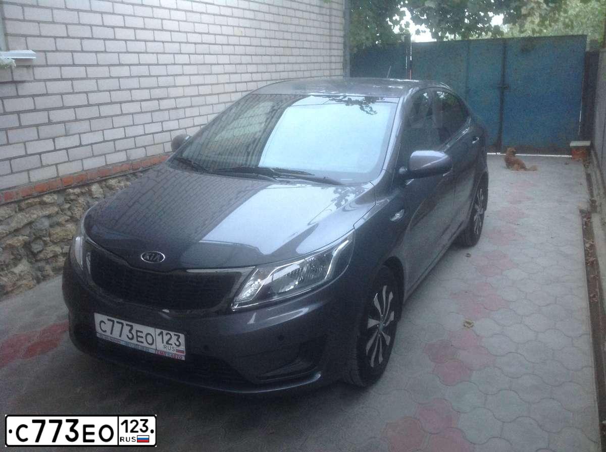 Фото автомобиля KIA RIO, 2012 — госномер С773ЕО123. Цвет: СЕРЫЙ