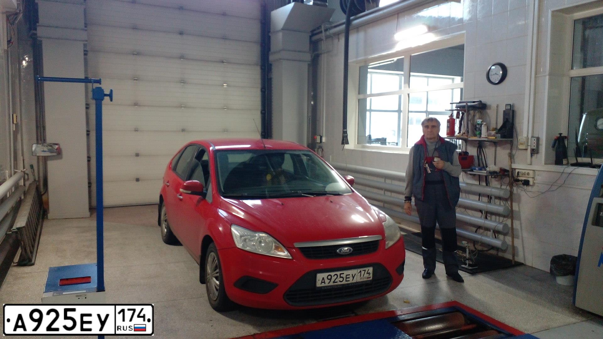 Фото автомобиля PEUGEOT 308, 2011 — госномер А925ЕУ174. Цвет: ТЕМНО-СИНИЙ
