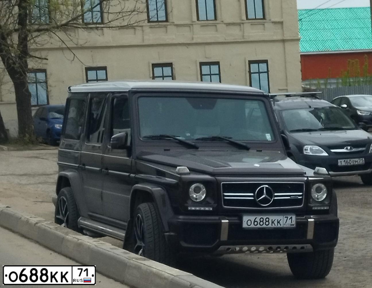 Фото автомобиля MERCEDES G-KLASSE, 2016 — госномер О688КК71. Цвет: Коричневый