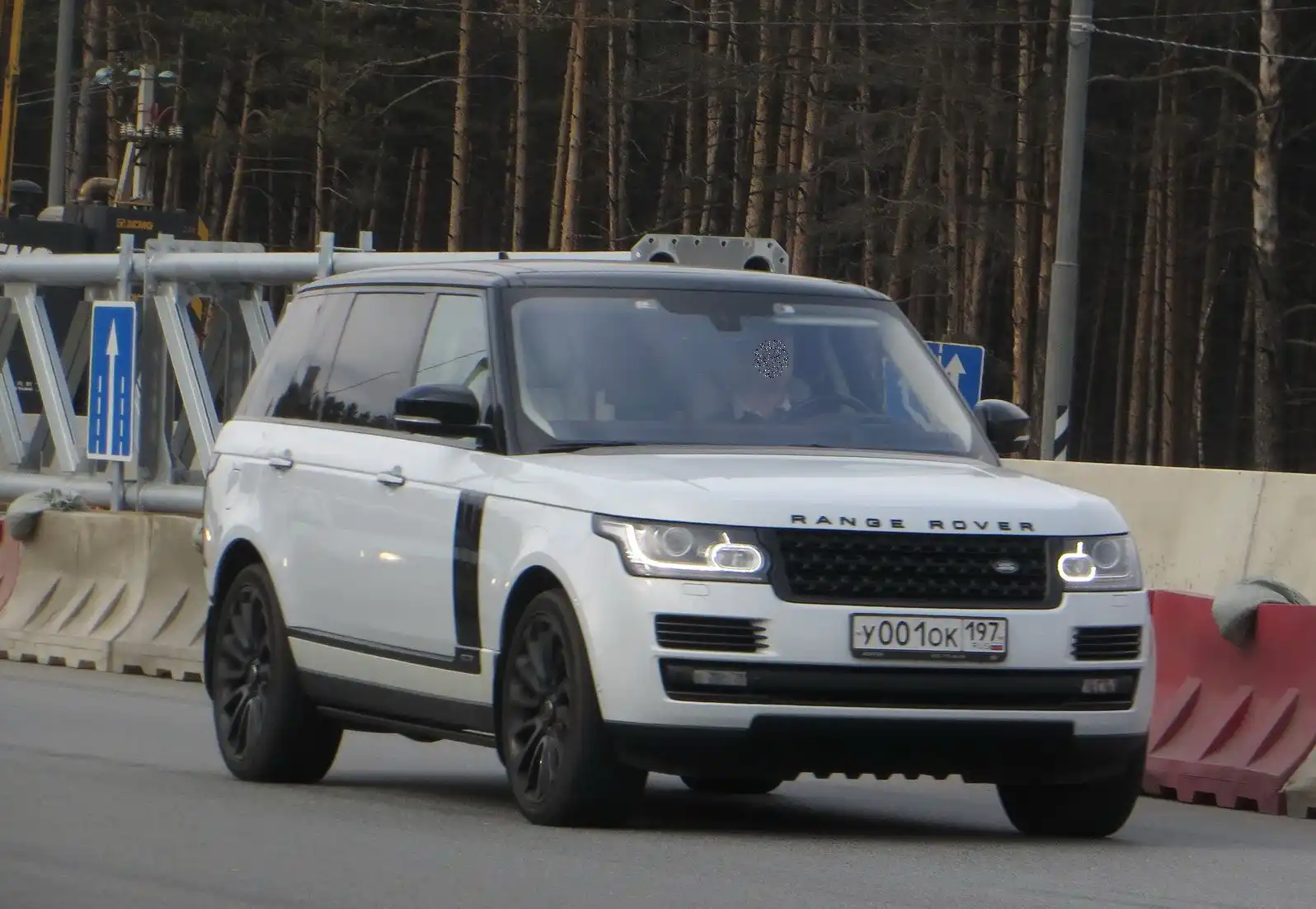 Фото автомобиля MERCEDES GL-KLASSE, 2011 — госномер М229ММ23. Цвет: БЕЛЫЙ