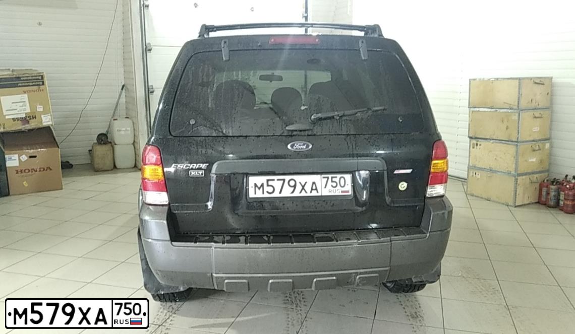 Фото автомобиля FORD ESCAPE, 2004 — госномер Т636СА150. Цвет: ЧЕРНЫЙ