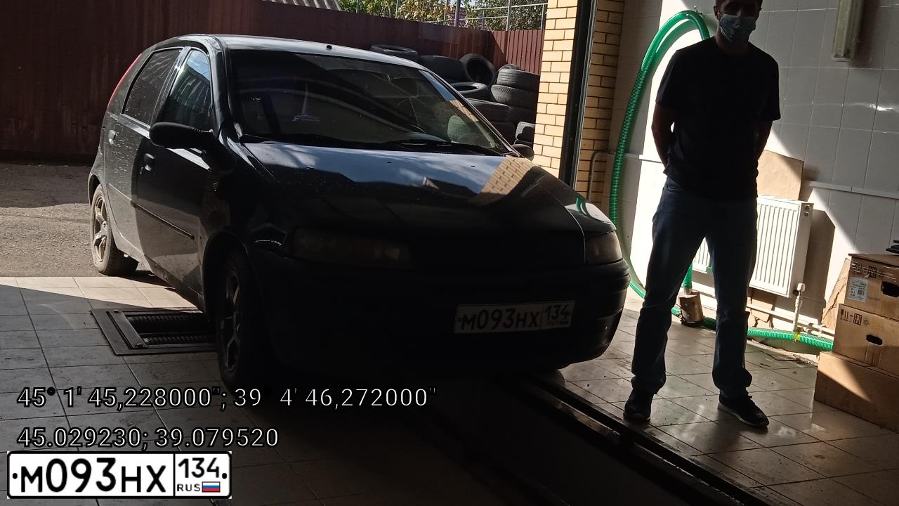 Фото автомобиля FIAT PUNTO, 2001 — госномер Н745МР193. Цвет: ЧЕРНЫЙ