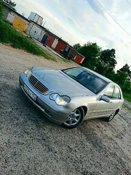 Фото автомобиля MERCEDES C-KLASSE, 2000 — госномер М323ВХ152. Цвет: СЕРЫЙ