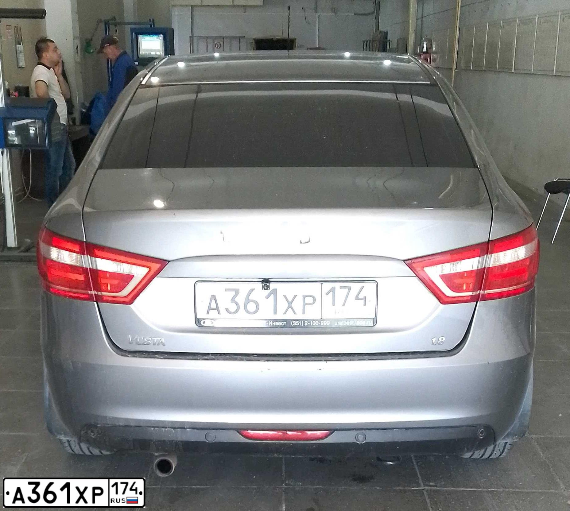 Фото автомобиля LADA VESTA, 2018 — госномер А361ХР174. Цвет: Серый