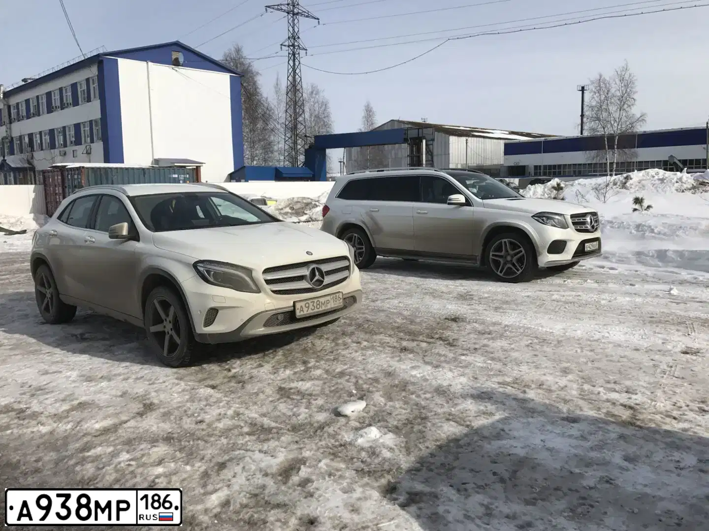 Фото автомобиля MERCEDES GLA-KLASSE, 2016 — госномер А938МР186. Цвет: БЕЛЫЙ