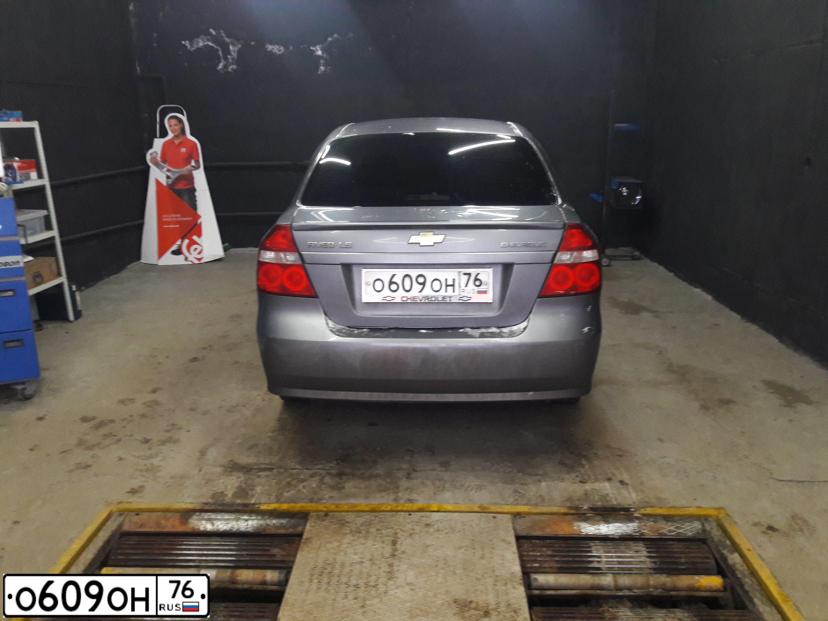 Фото автомобиля CHEVROLET AVEO, 2010 — госномер О609ОН76. Цвет: СЕРЫЙ