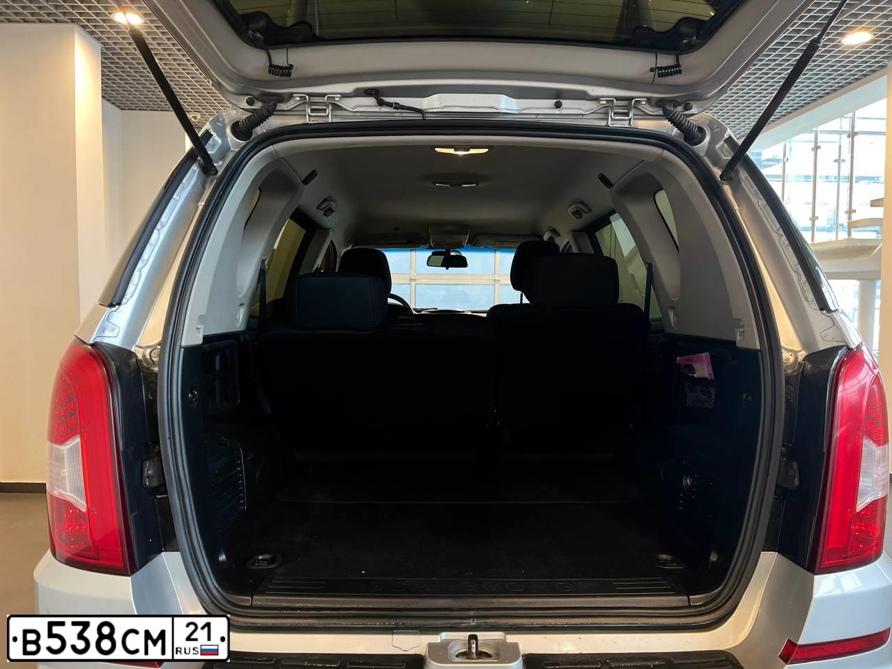 Фото автомобиля SSANGYONG REXTON, 2012 — госномер В538СМ21. Цвет: СЕРЕБРИСТЫЙ