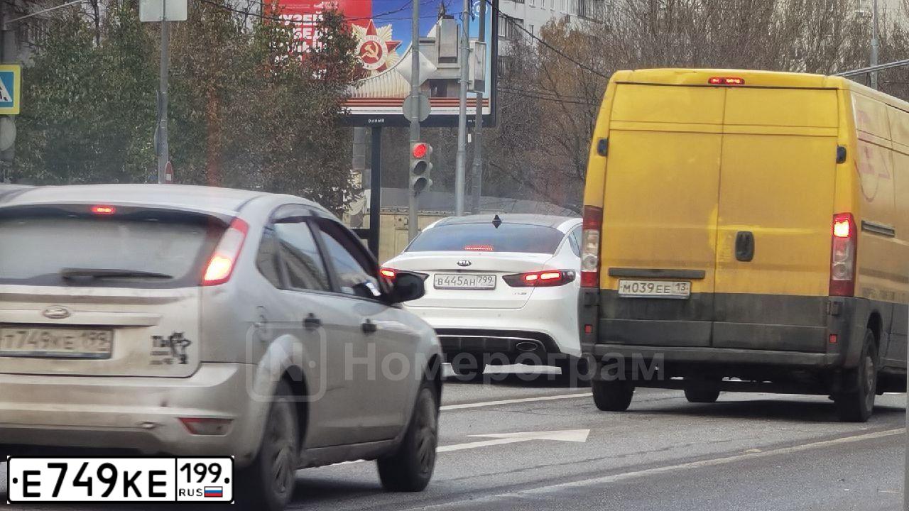 Фото автомобиля RENAULT MEGANE, 2008 — госномер У187ЕР97. Цвет: БЕЖЕВЫЙ