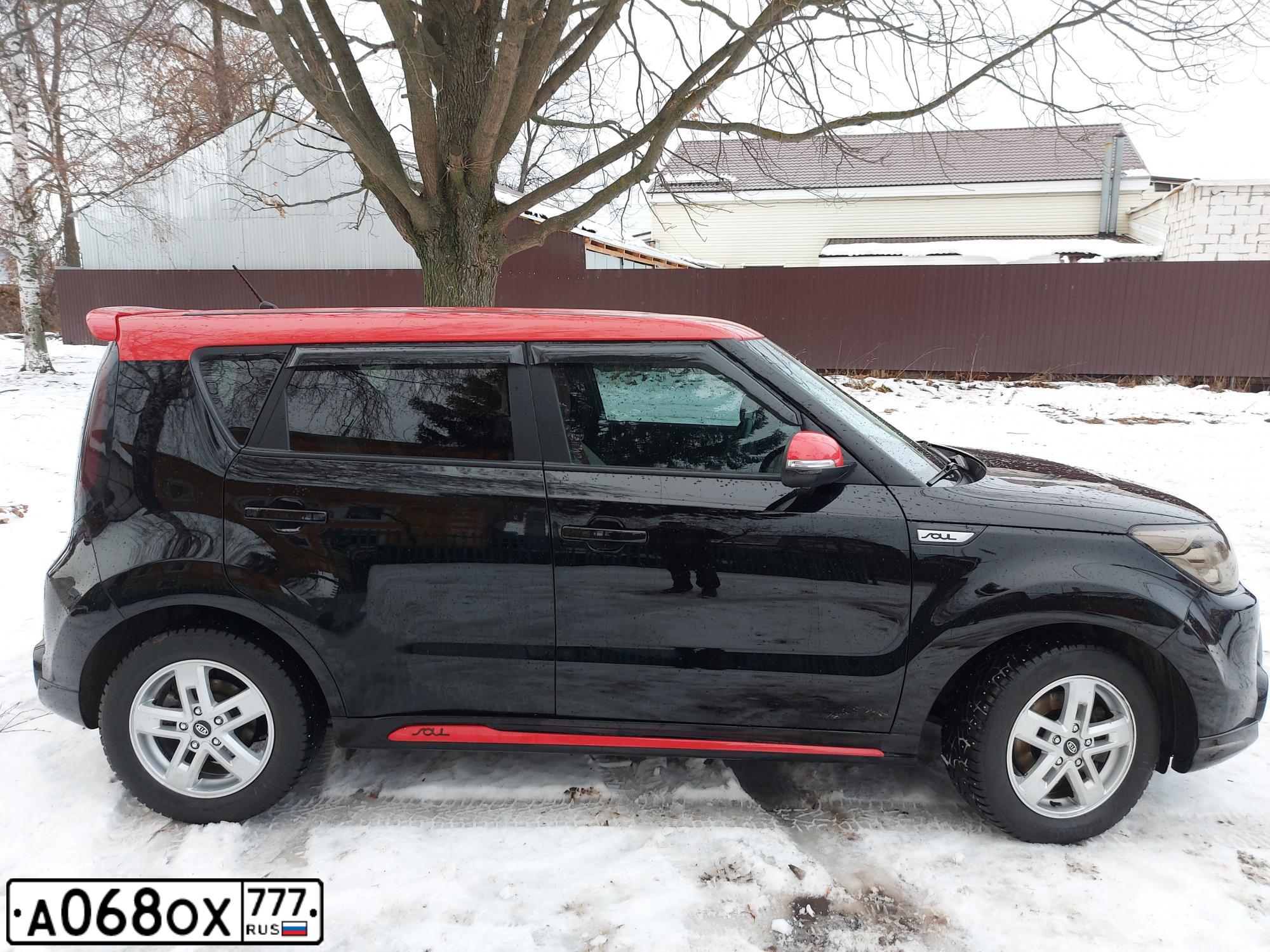 Фото автомобиля KIA SOUL, 2015 — госномер А068ОХ777. Цвет: ЧЕРНЫЙ