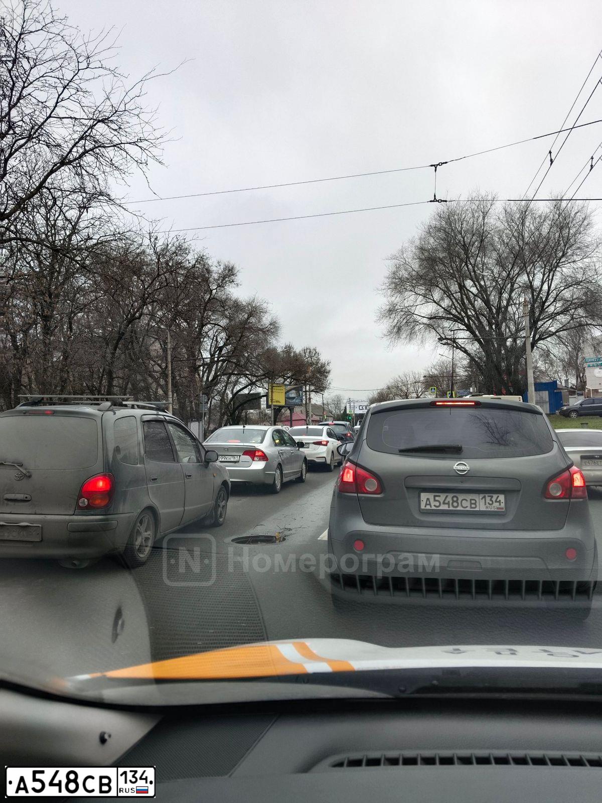 Фото автомобиля NISSAN QASHQAI, 2007 — госномер К232КТ197. Цвет: СЕРЫЙ