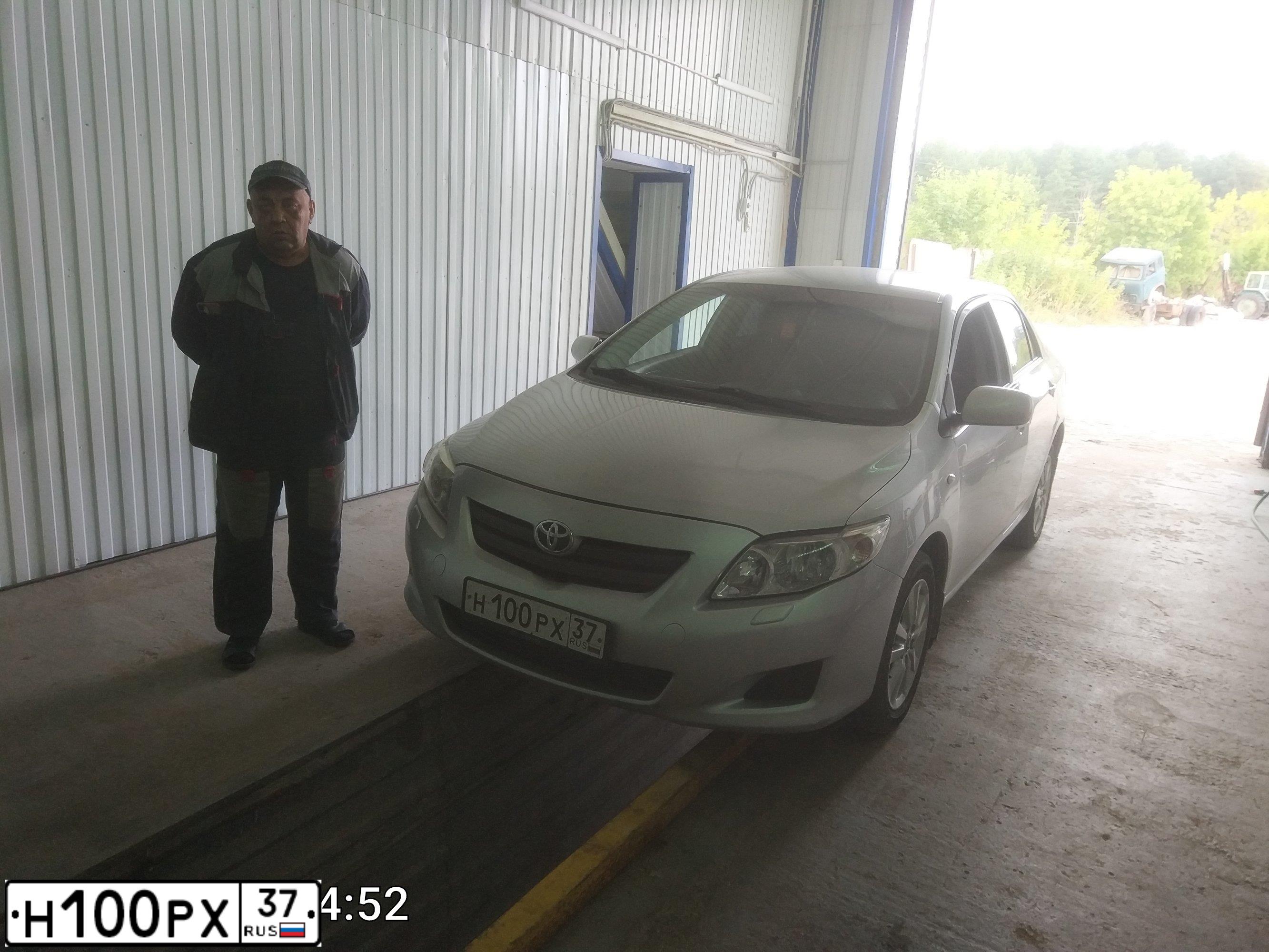 Фото автомобиля TOYOTA COROLLA, 2007 — госномер У120КЕ44. Цвет: Серебристый