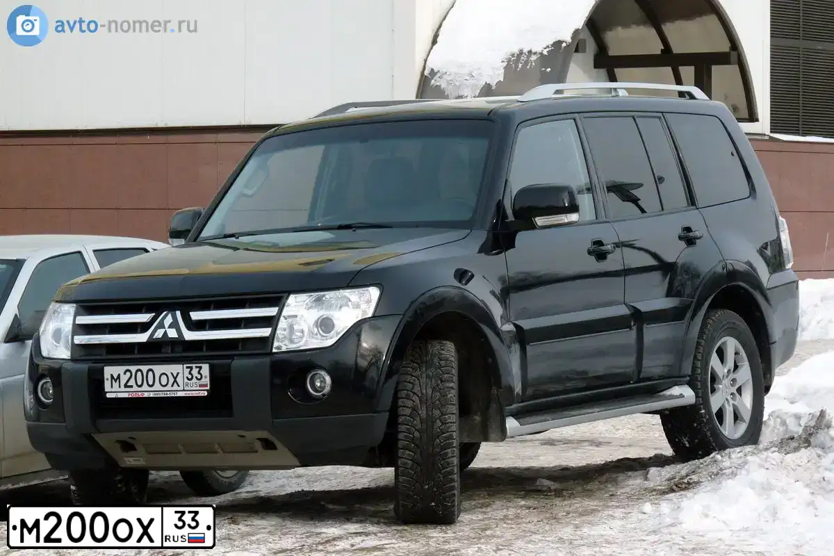 Фото автомобиля LANDROVER FREELANDER, 2011 — госномер Р979НМ33. Цвет: КРАСНЫЙ