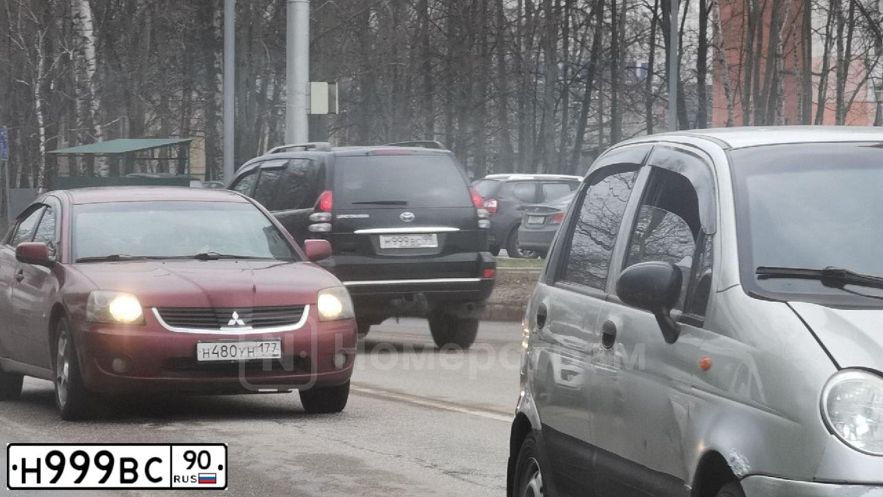 Фото автомобиля MITSUBISHI PAJERO, 1998 — госномер Р256ВН68. Цвет: синий