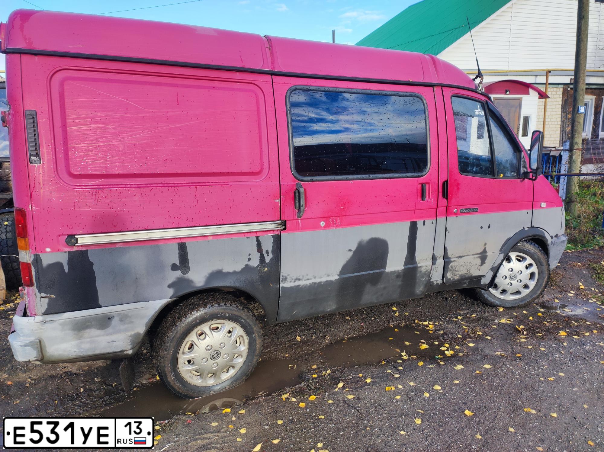 Фото автомобиля GAZ 2752 SOBOL, 2004 — госномер Е531УЕ13. Цвет: МАЛЬВА