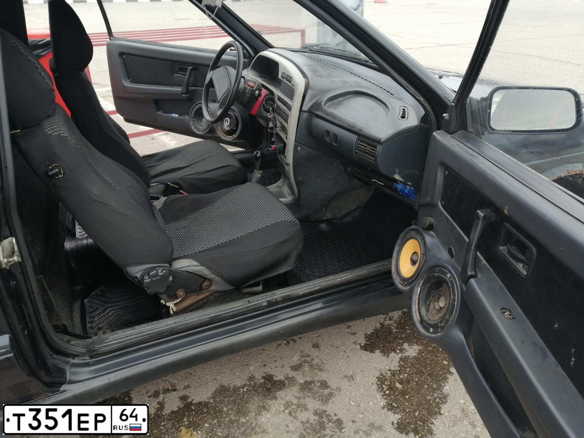 Фото автомобиля LADA 2113 SAMARA, 2008 — госномер М540НМ164. Цвет: ЧЕРНЫЙ СЕРЕБРИСТЫЙ