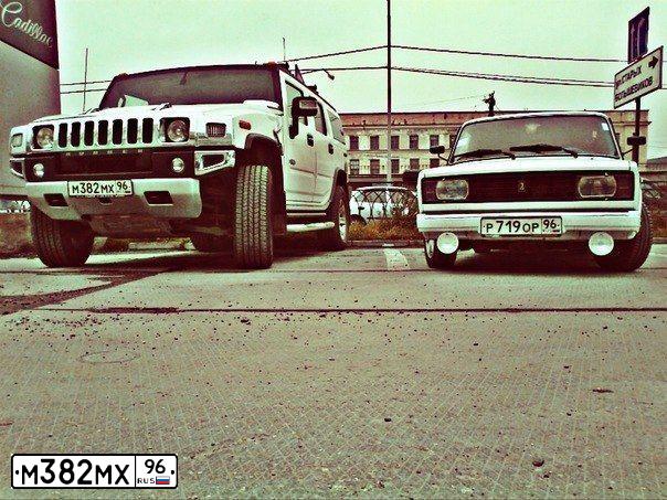 Фото автомобиля HUMMER H2, 2008 — госномер М999АХ196. Цвет: Белый