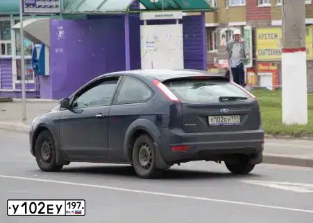 Фото автомобиля FORD FOCUS, 2010 — госномер К404ОХ750. Цвет: ТЕМНО- СИНИЙ