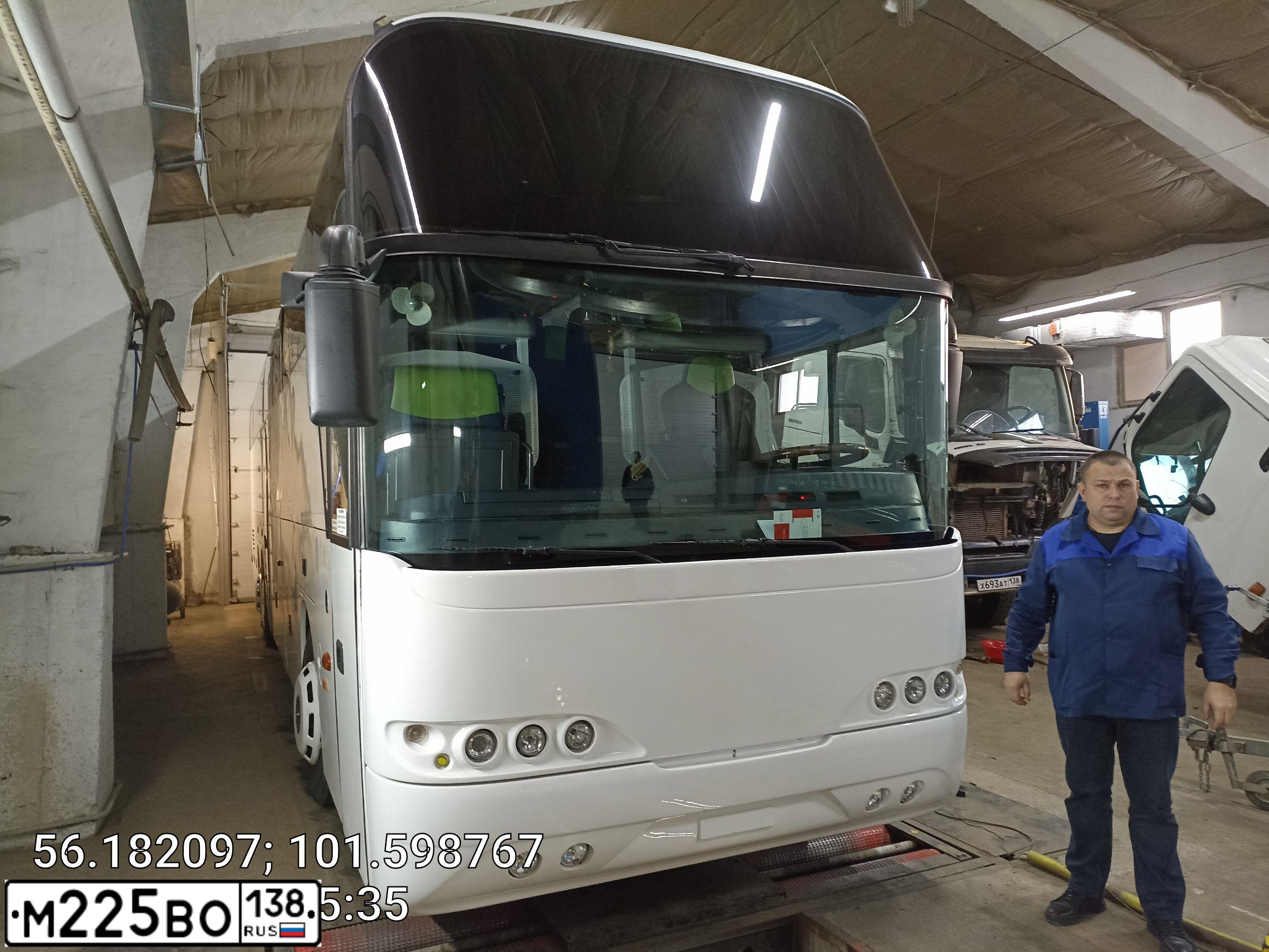 Фото автомобиля NEOPLAN CITYLINER, 1996 — госномер М225ВО138. Цвет: Белый