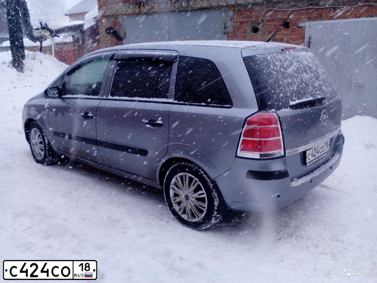 Фото автомобиля OPEL ZAFIRA, 2006 — госномер С424СО18. Цвет: СЕРЫЙ