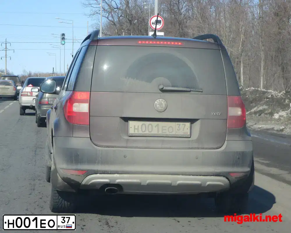Фото автомобиля SSANGYONG REXTON, 2010 — госномер Е203КК777. Цвет: БЕЛЫЙ