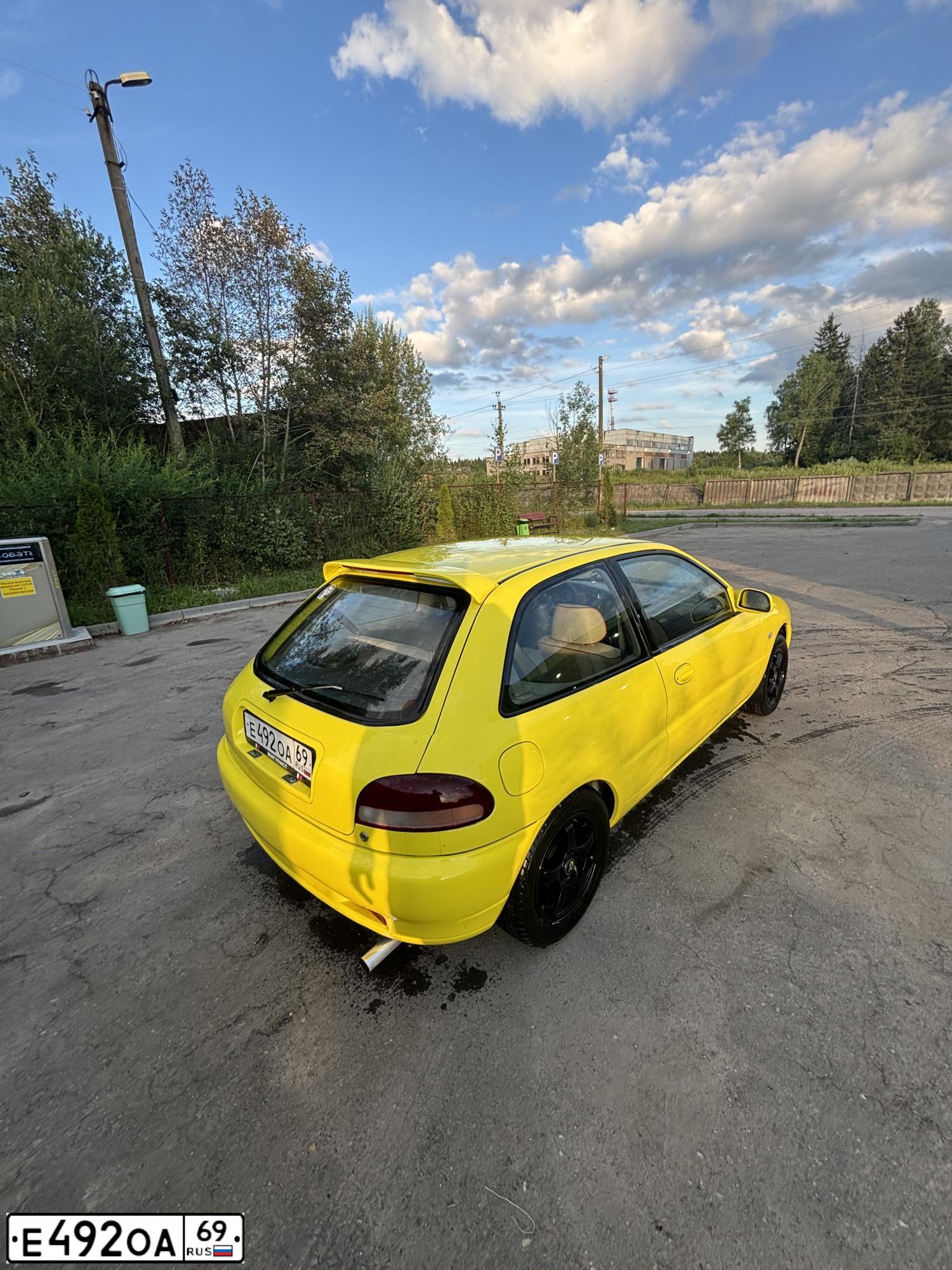 Фото автомобиля PROTON 300-SERIE, 1999 — госномер Х618УВ790. Цвет: ЖЕЛТЫЙ