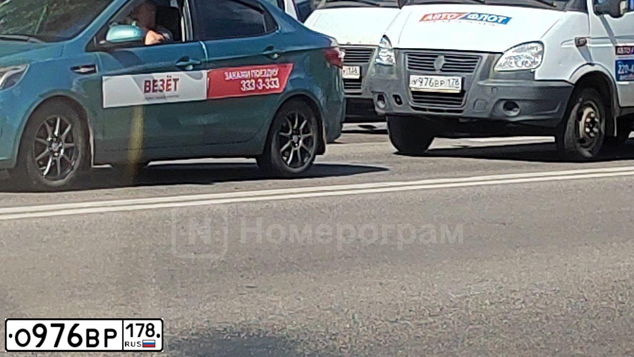 Фото автомобиля NISSAN QASHQAI, 2012 — госномер О976ВР178. Цвет: СВЕТЛО-КОРИЧНЕВЫЙ