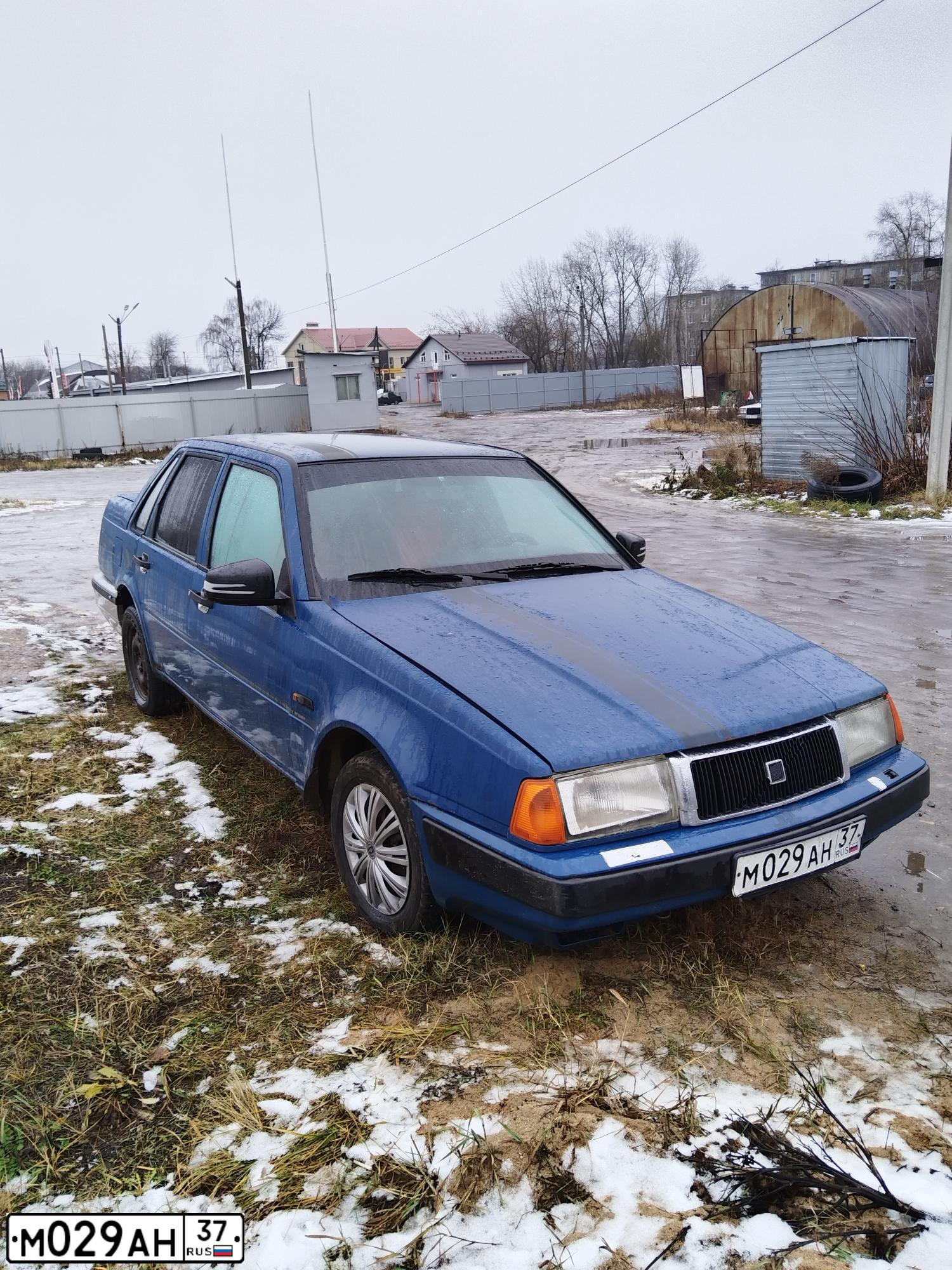 Фото автомобиля VOLVO 460, 1992 — госномер М029АН37. Цвет: Темно-синий