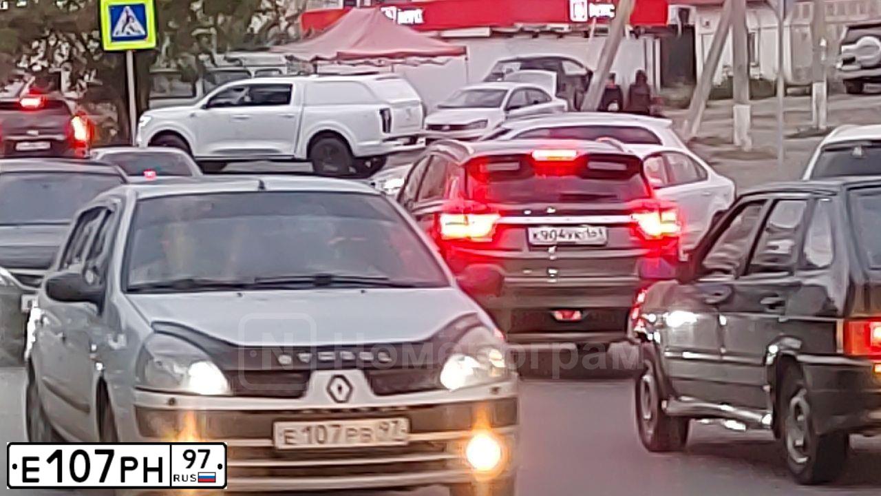 Фото автомобиля VOLKSWAGEN PASSAT, 1995 — госномер Х907ТК69. Цвет: ВИШНЕВЫЙ