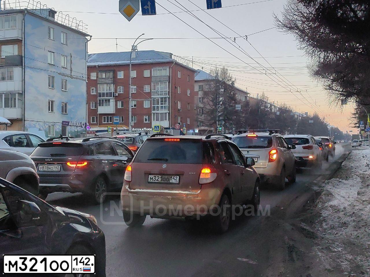 Фото автомобиля SUZUKI SX 4, 2012 — госномер М321ОО142. Цвет: Оранжевый