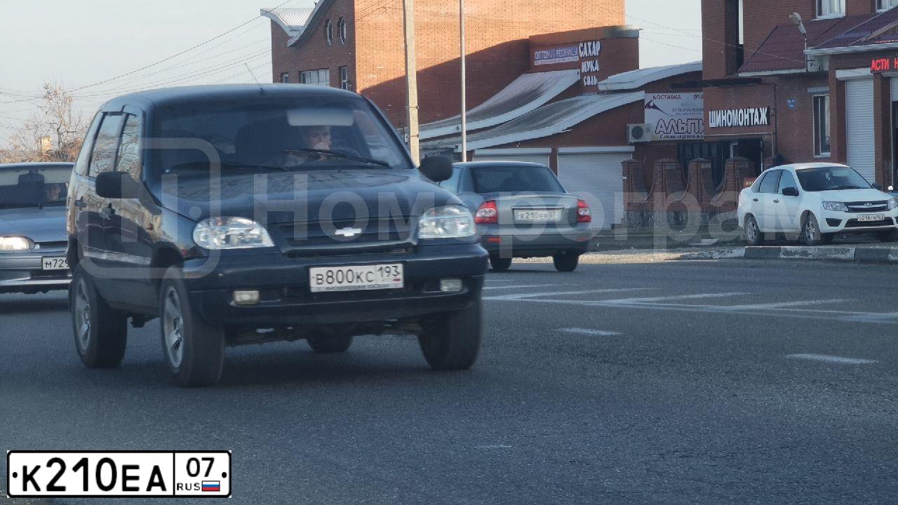 Фото автомобиля MERCEDES S-KLASSE, 1994 — госномер У180ХТ78. Цвет: ЧЕРНЫЙ