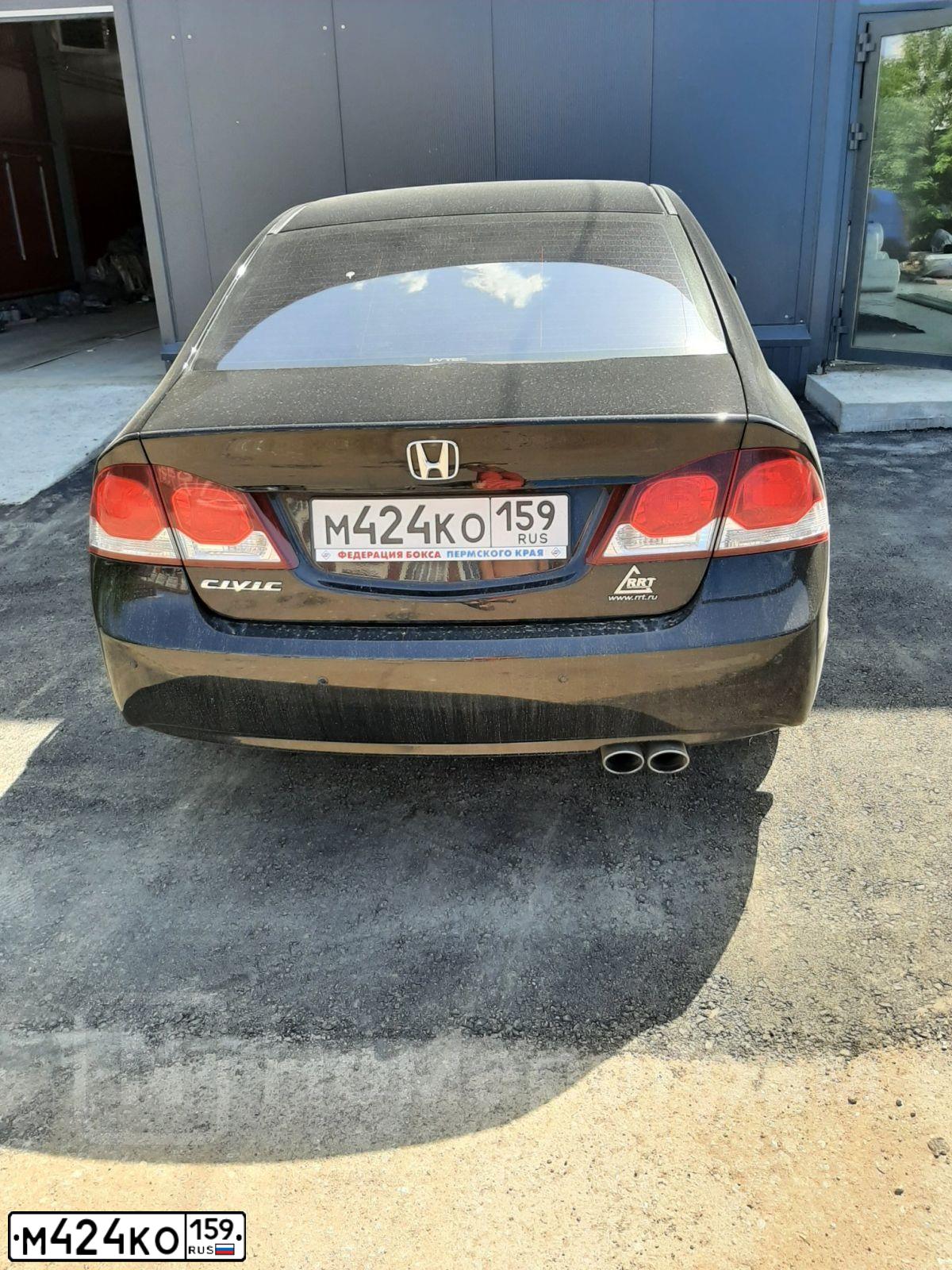 Фото автомобиля HONDA CIVIC, 2010 — госномер М424КО159. Цвет: ЧЕРНЫЙ