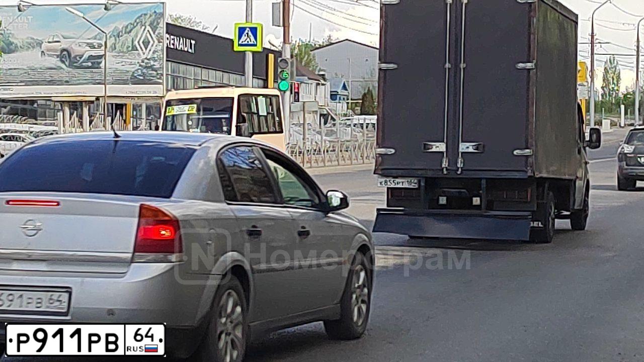 Фото автомобиля HYUNDAI SOLARIS, 2013 — госномер Е263МЕ164. Цвет: ЧЕРНЫЙ