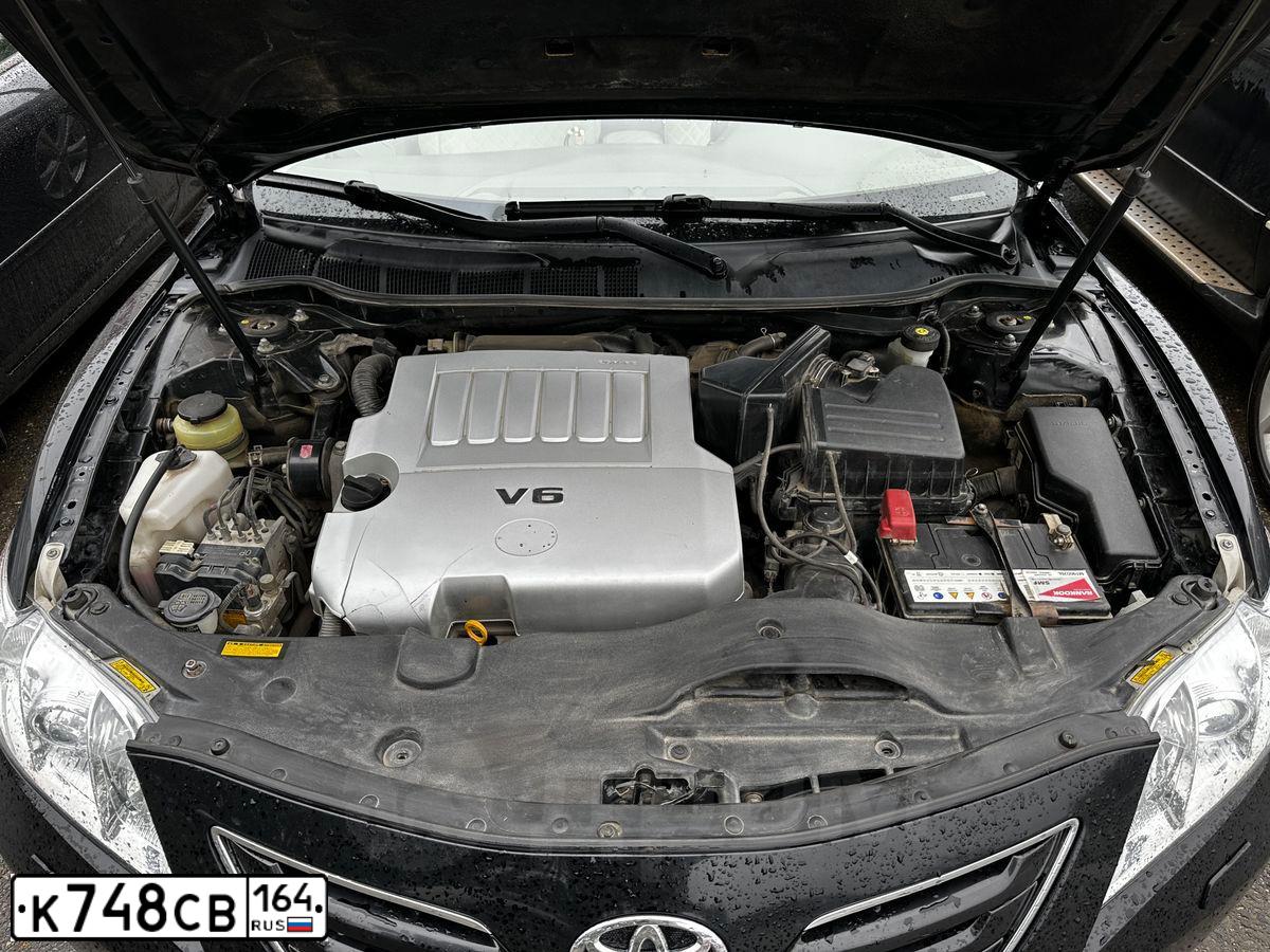 Фото автомобиля TOYOTA CAMRY, 2007 — госномер К748СВ164. Цвет: ЧЕРНЫЙ