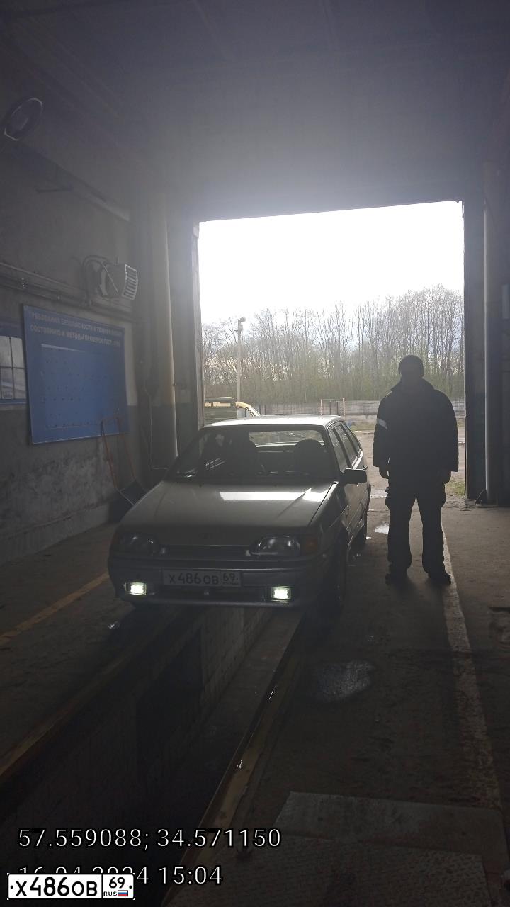 Фото автомобиля LADA 2114 SAMARA, 2005 — госномер В818УО69. Цвет: Светло-Серебристый металлик