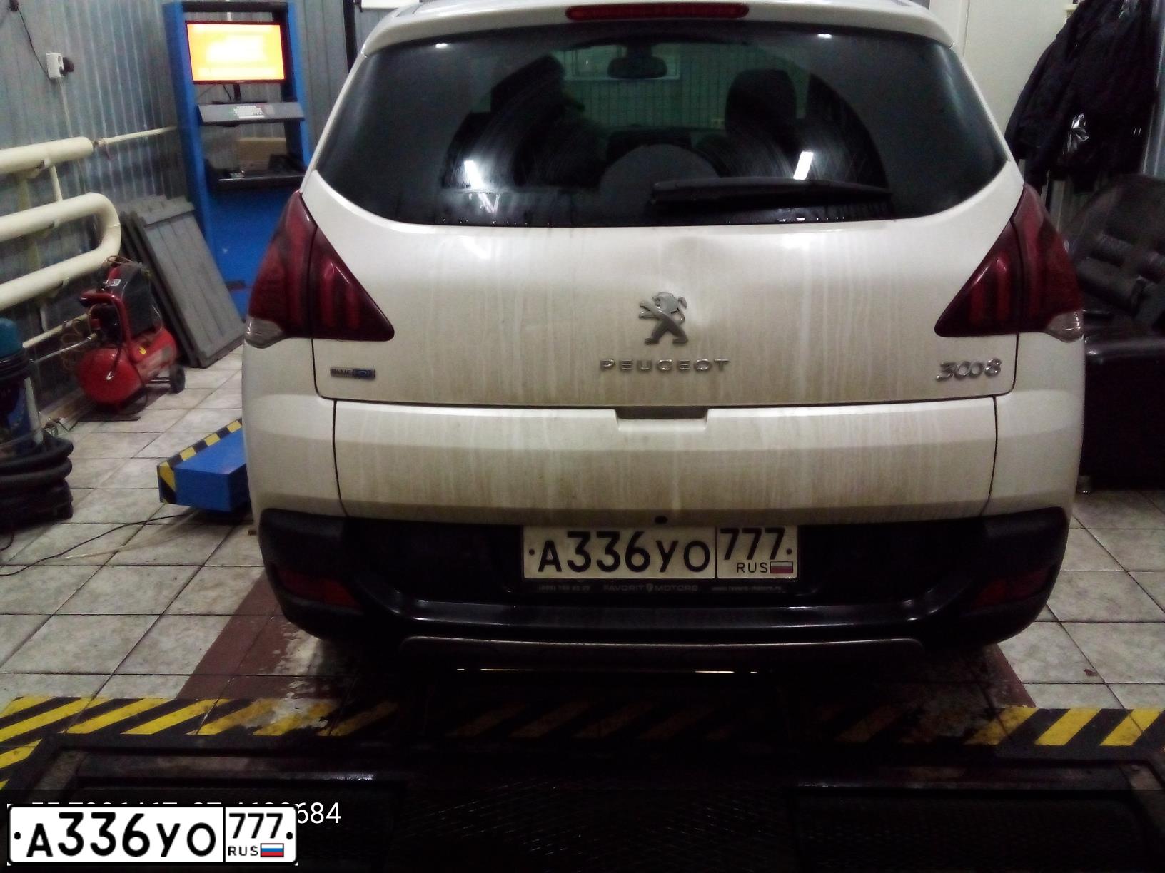 Фото автомобиля PEUGEOT 3008, 2016 — госномер А336УО777. Цвет: БЕЛЫЙ