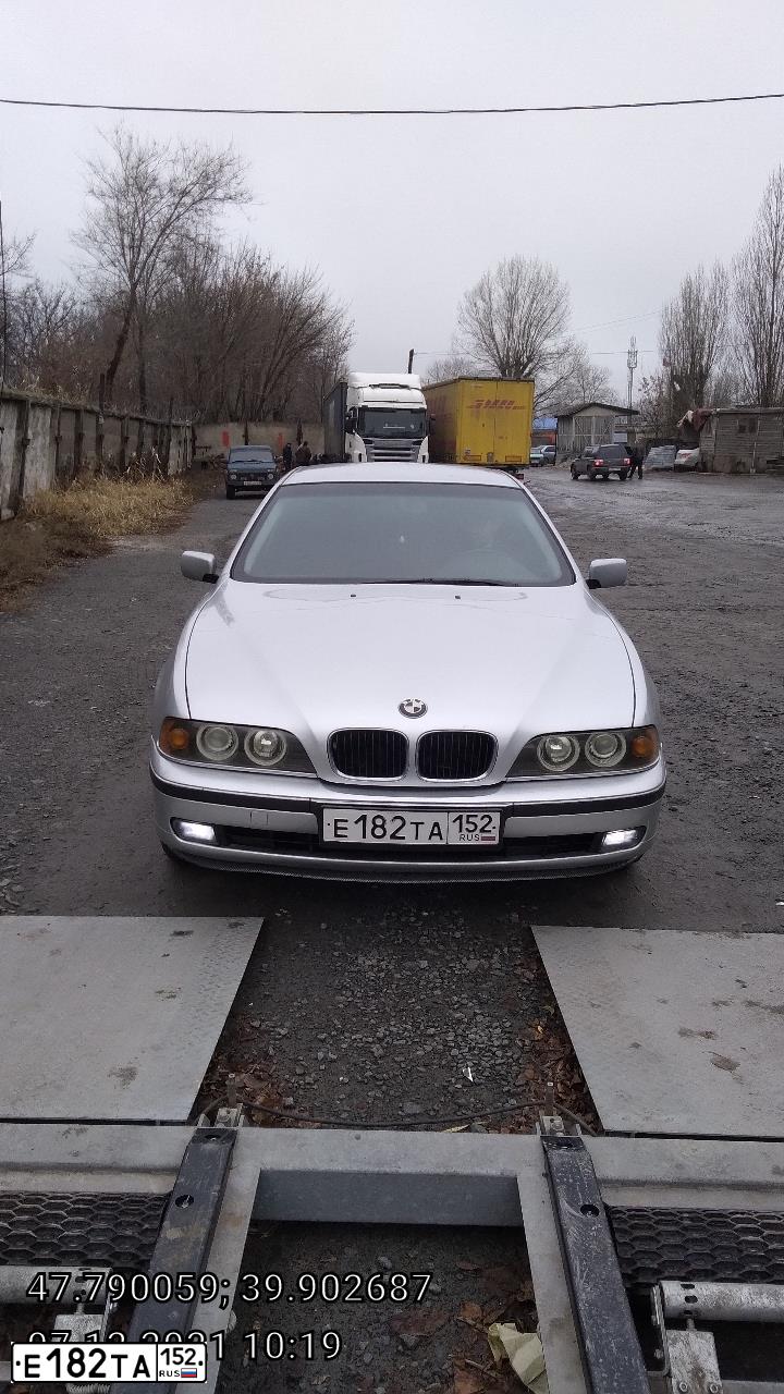Фото автомобиля BMW SERIE 5, 2000 — госномер А359КХ761. Цвет: СЕРЫЙ СВЕТЛЫЙ