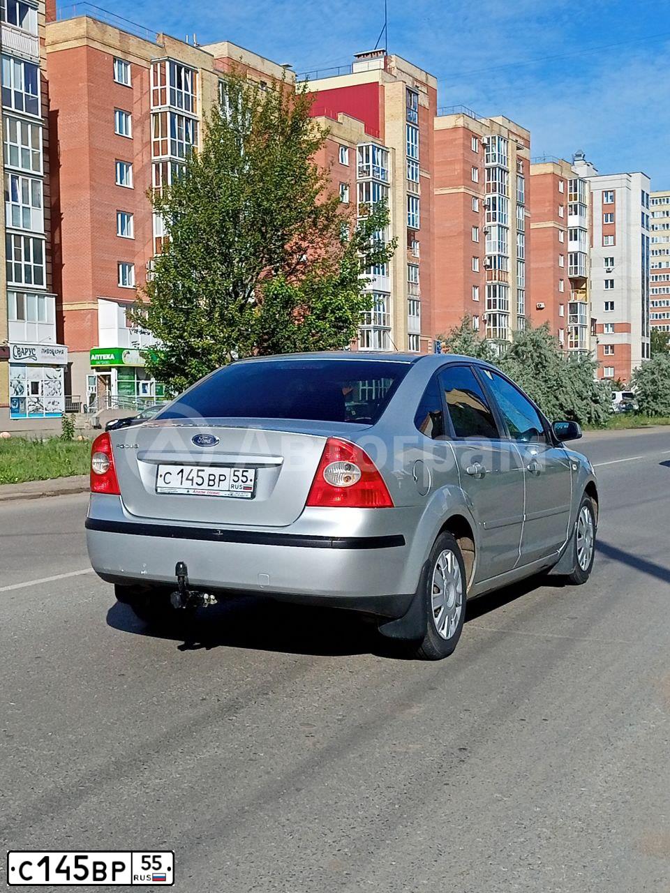 Фото автомобиля FORD FOCUS, 2006 — госномер С145ВР55. Цвет: СЕРЕБРИСТЫЙ