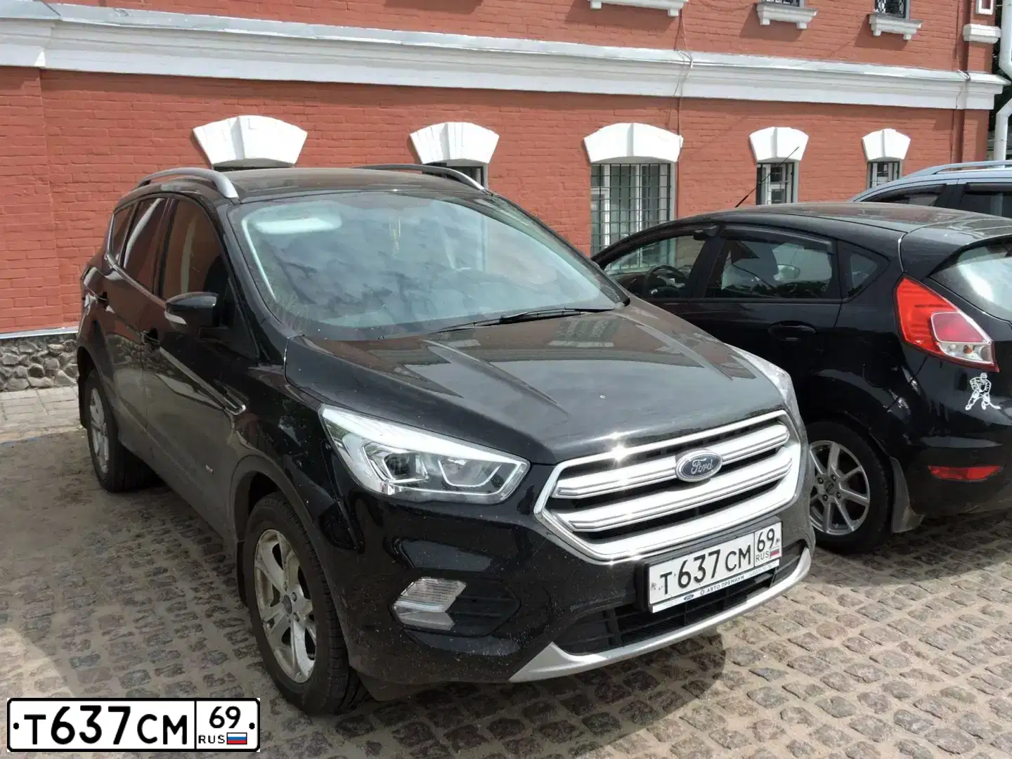 Фото автомобиля FORD KUGA, 2018 — госномер Т637СМ69. Цвет: ЧЕРНЫЙ