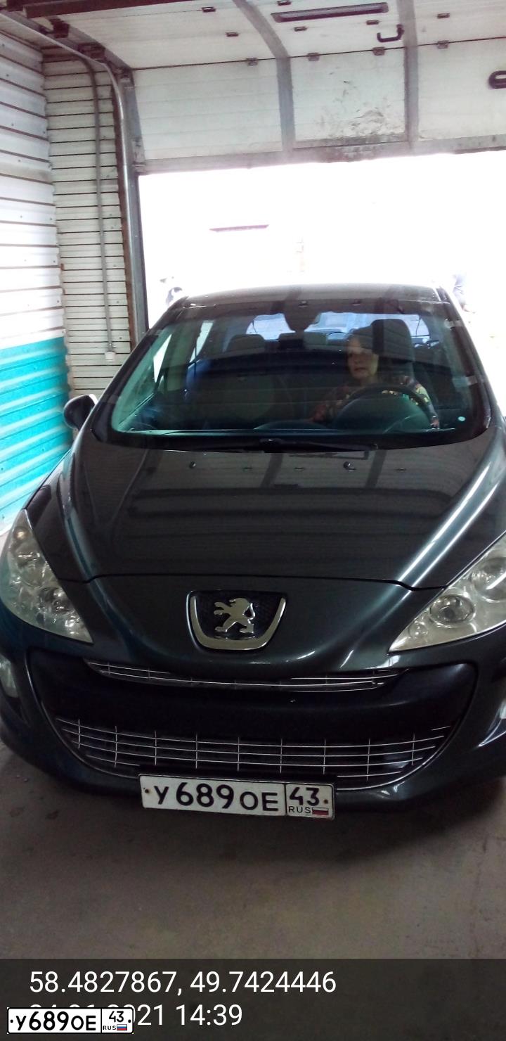 Фото автомобиля PEUGEOT 308, 2008 — госномер У689ОЕ43. Цвет: ТЕМНО-СЕРЫЙ