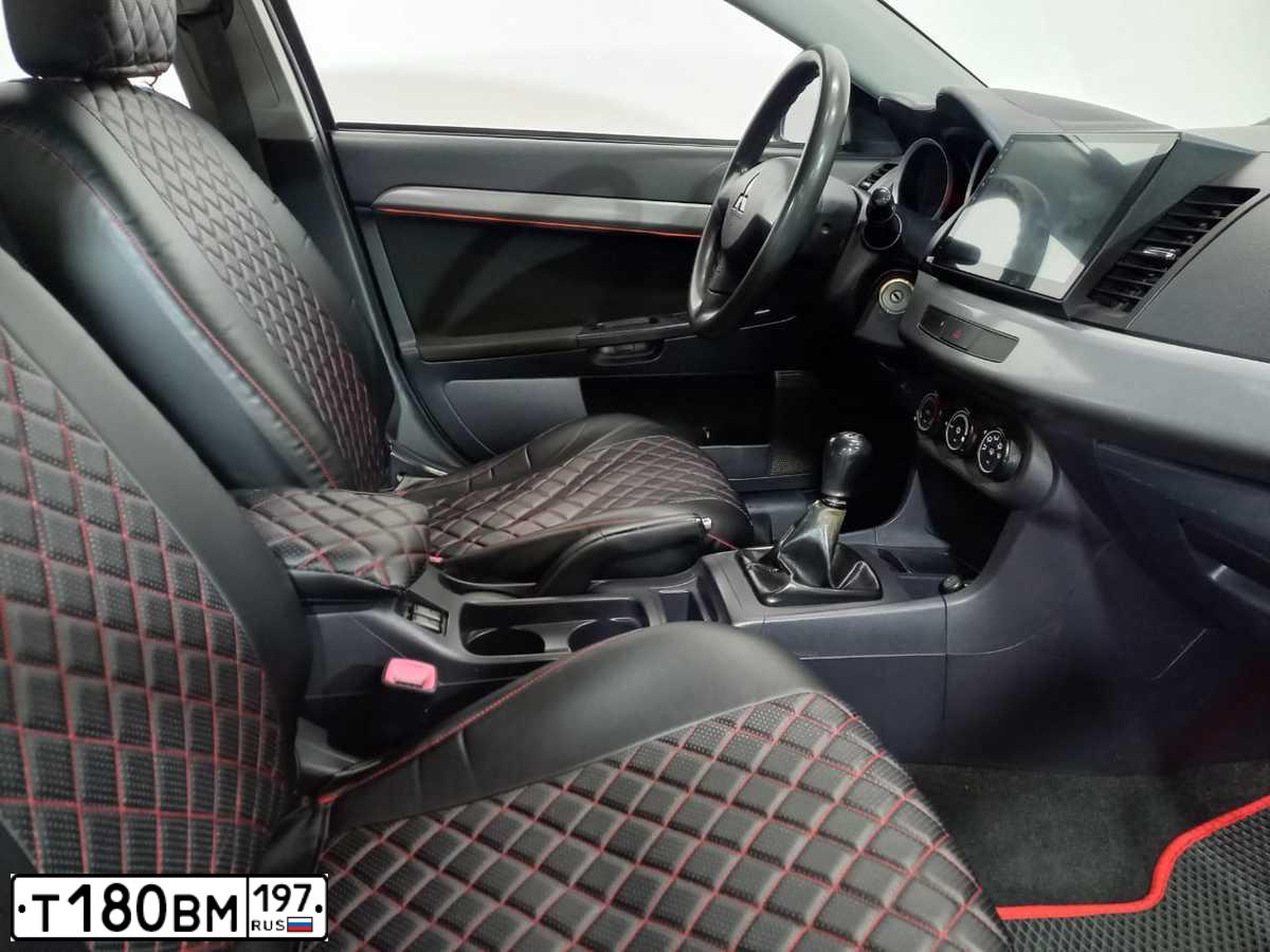 Фото автомобиля MITSUBISHI LANCER, 2010 — госномер Н106ЕС76. Цвет: КРАСНЫЙ ЧЕРНЫЙ