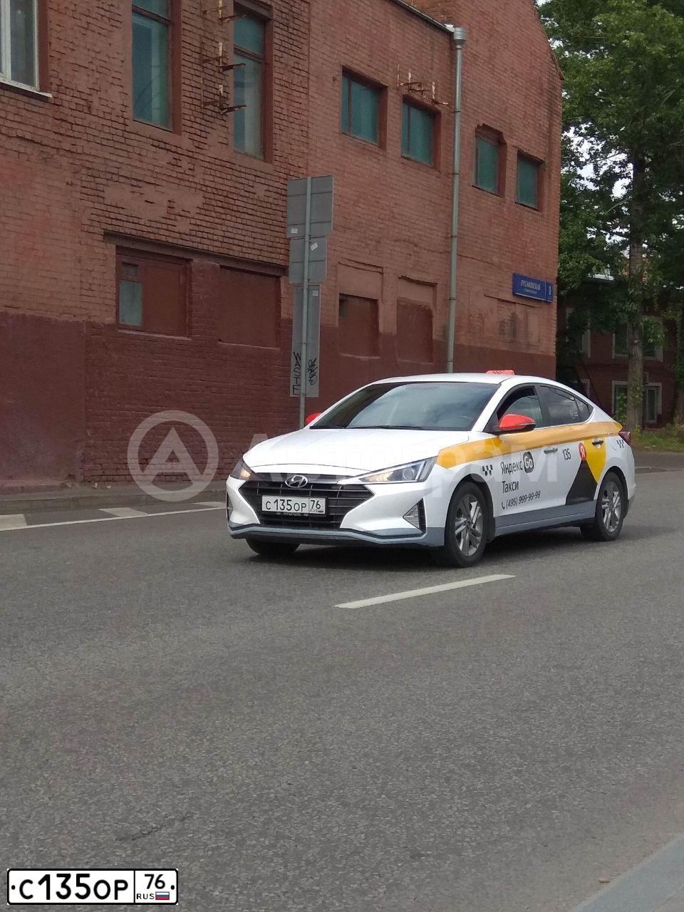 Фото автомобиля HYUNDAI ELANTRA, 2019 — госномер Е711МС136. Цвет: ЧЕРНЫЙ