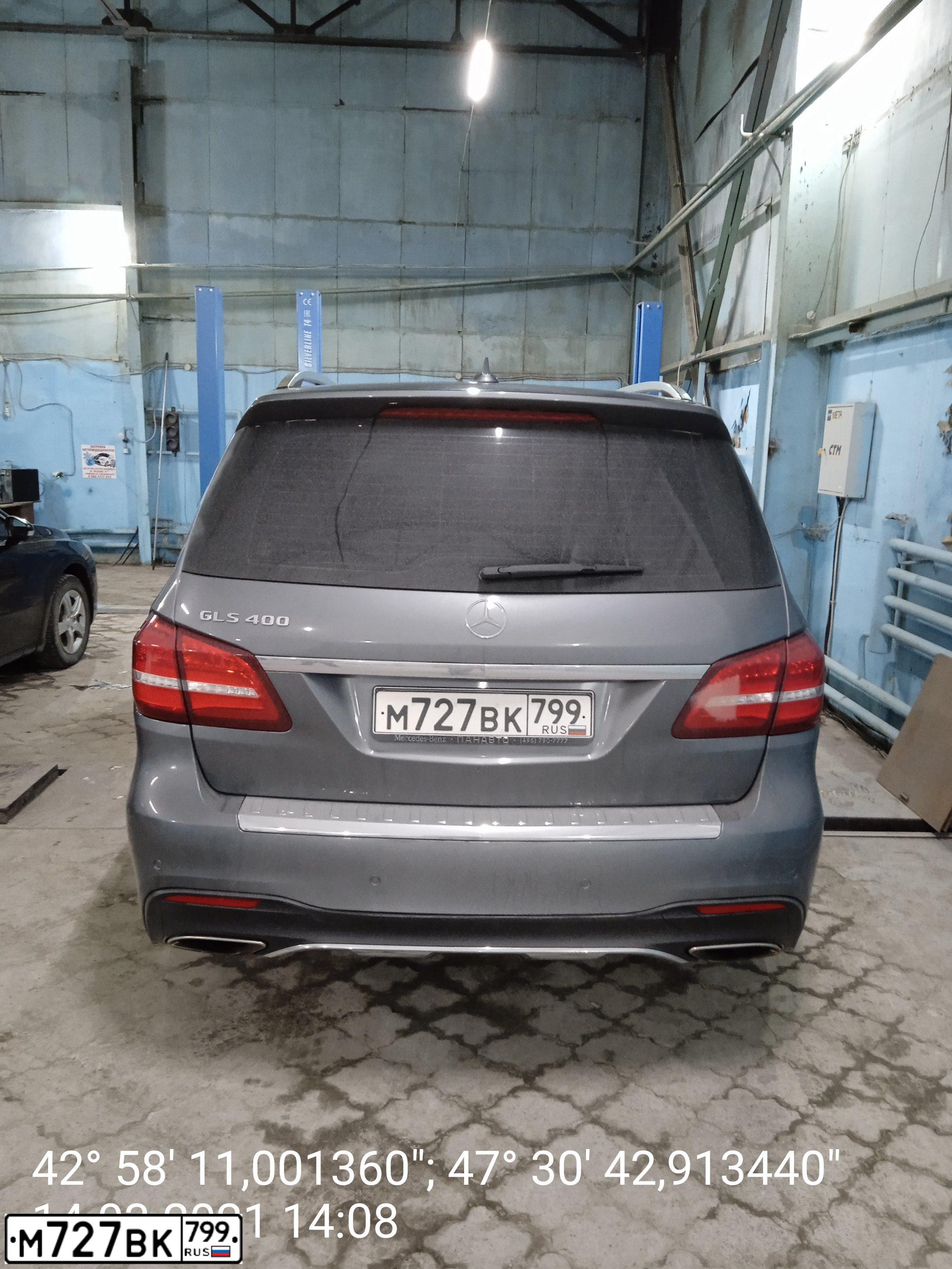 Фото автомобиля MERCEDES-BENZ GLS400, 2017 — госномер Т342ОЕ05. Цвет: Серый